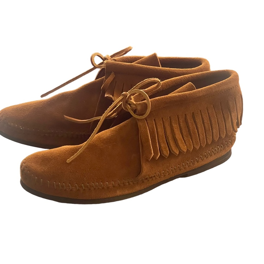 Minnetonka Women’s Moccasins 682 Brown Suede Tie Closure Fringe Size 10 New